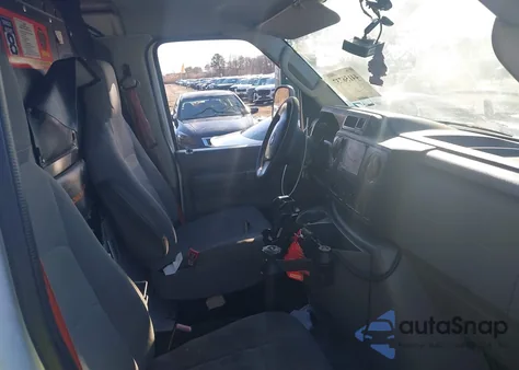 2010 Ford E-150 Commercial/Recreational from USA, damaged, VIN 1FTNE1EW5ADA91836